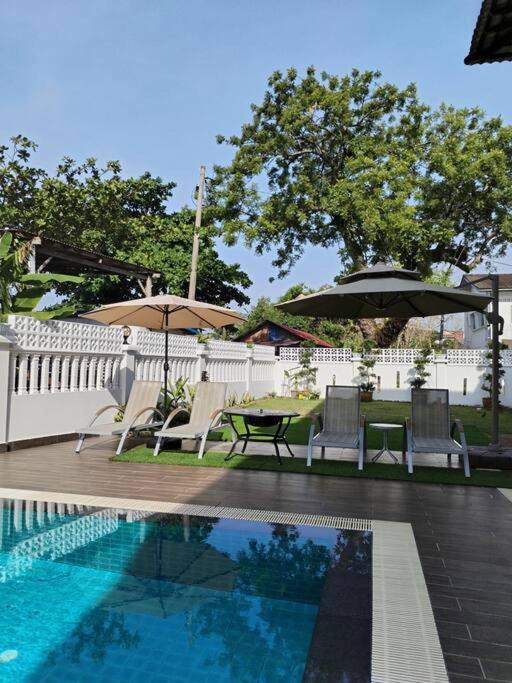 Melaka Private Pool Villa Kampong Lereh Екстериор снимка